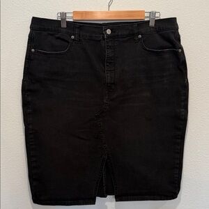 Banana Republic Black Denim Pencil Skirt — Size 16